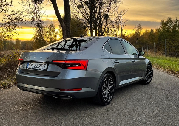 Skoda Superb cena 89900 przebieg: 220000, rok produkcji 2019 z Bytom małe 466